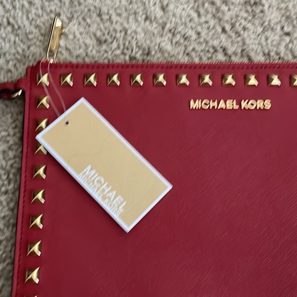 NWT Michael Kors Selma Stud Lg Zip Leather Clutch Wristlet in Red Gold Studs - Picture 9 of 10